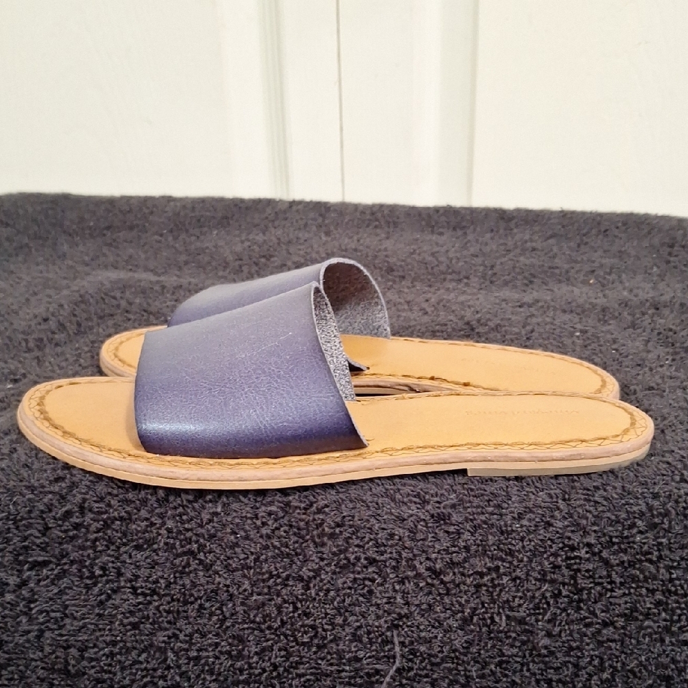 Vineyard Vines Leather Slip-On Blue and Tan Sandals-7 - Picture 4 of 9